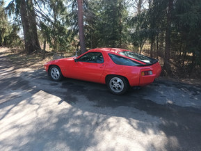 Porsche 928