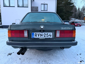 BMW 325