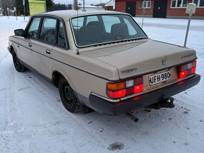 Volvo 240