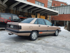 Audi 100