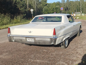 Cadillac De Ville