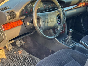 Audi 100