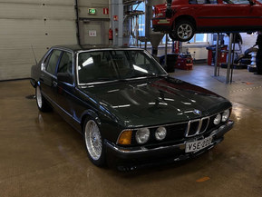 BMW 728