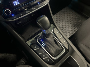 Hyundai Ioniq Plug-In