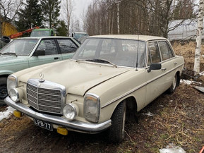 Mercedes-Benz 220