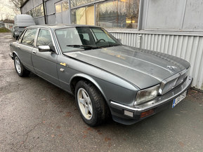 Jaguar XJ40