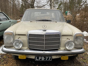 Mercedes-Benz 220