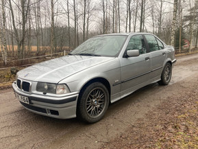BMW 323