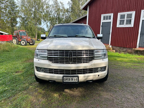 Lincoln Navigator