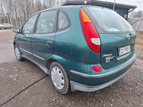 Nissan Almera Tino