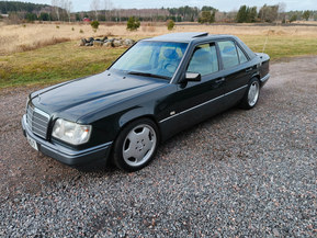Mercedes-Benz E 320