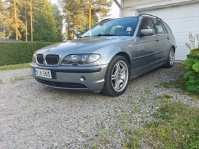 BMW 330