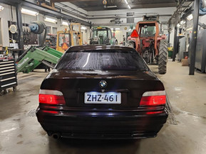 BMW 318iS