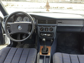 Mercedes-Benz 190