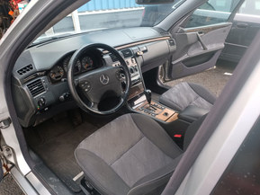 Mercedes-Benz E 240