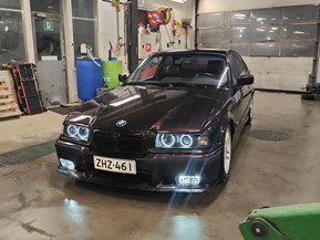 BMW 318iS