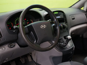 Hyundai H1 Van