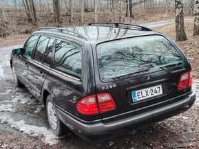 Mercedes-Benz E 300