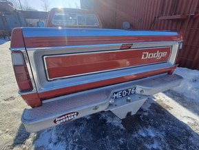 Dodge D200