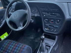 Peugeot 306