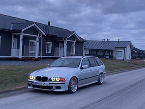 BMW 525