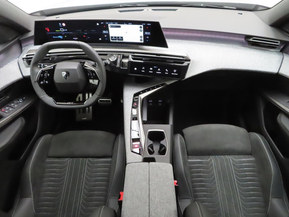 Peugeot E-5008