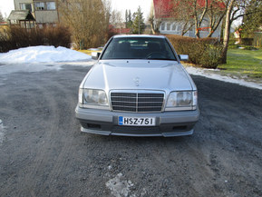 Mercedes-Benz E 320