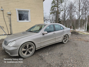 Mercedes-Benz C 200