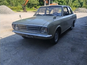 Ford Cortina