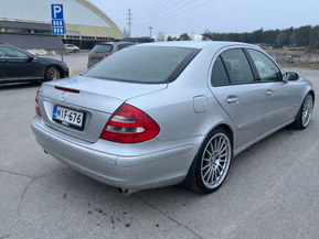 Mercedes-Benz E 320