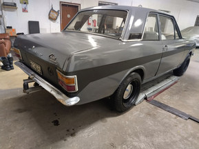 Ford Cortina
