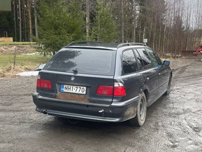 BMW 523