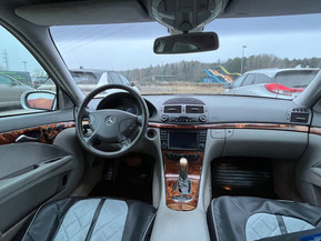 Mercedes-Benz E 320