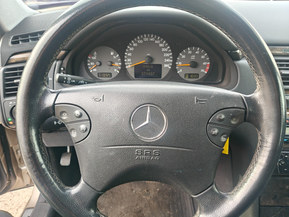Mercedes-Benz E 320