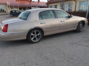 Lincoln Town Car