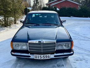 Mercedes-Benz 230