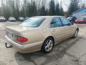 Mercedes-Benz E 320