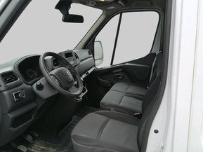 Nissan NV400