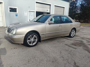 Mercedes-Benz E 320
