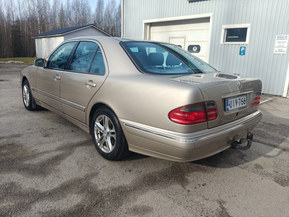 Mercedes-Benz E 320