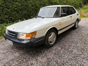 Saab 900