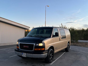 GMC Savana