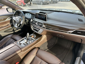 BMW 740