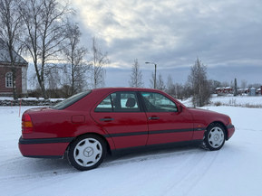 Mercedes-Benz C 180