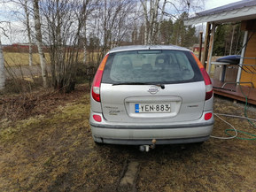 Nissan Almera Tino