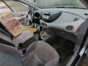 Nissan Almera Tino