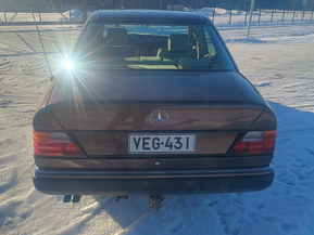 Mercedes-Benz E 320