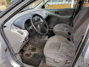 Nissan Almera Tino