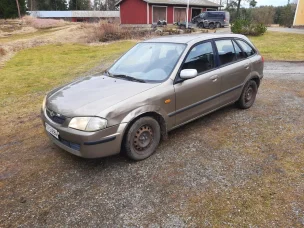 Mazda 323F