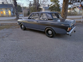 Ford Cortina